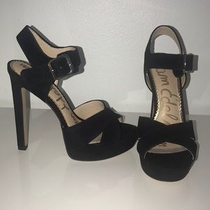 BRAND NEW suede pumps